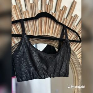 Onzie size L sports bra